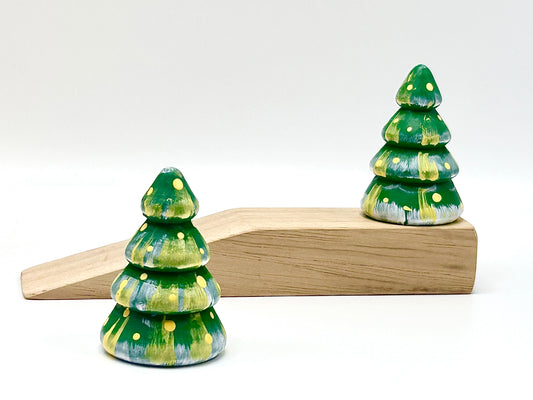 Festive Woodcarve Wonder: Christmas Tree Ornament & Doorstop Set